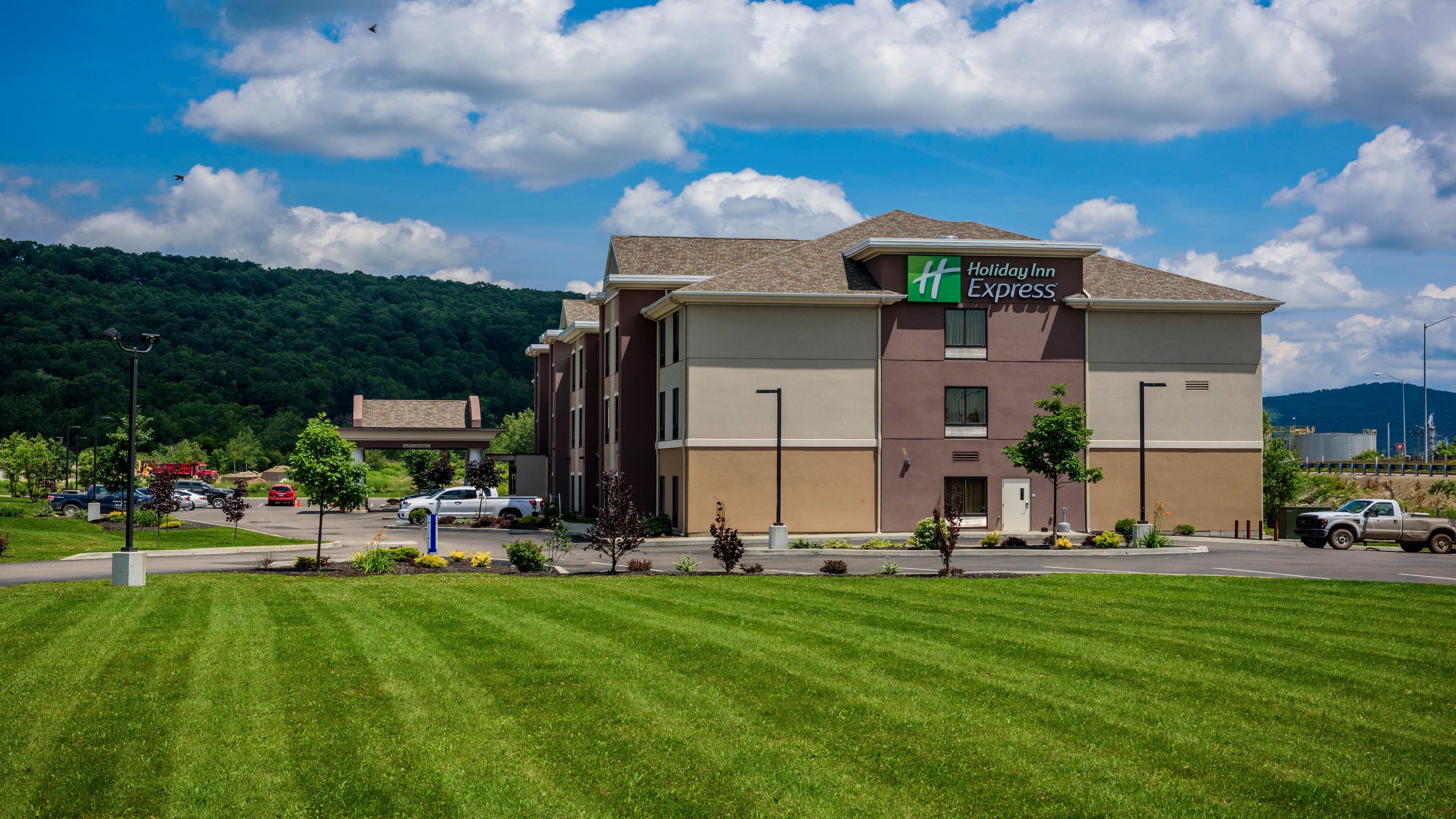 Holiday Inn Express And Suites - Bradford By Ihg Exteriér fotografie