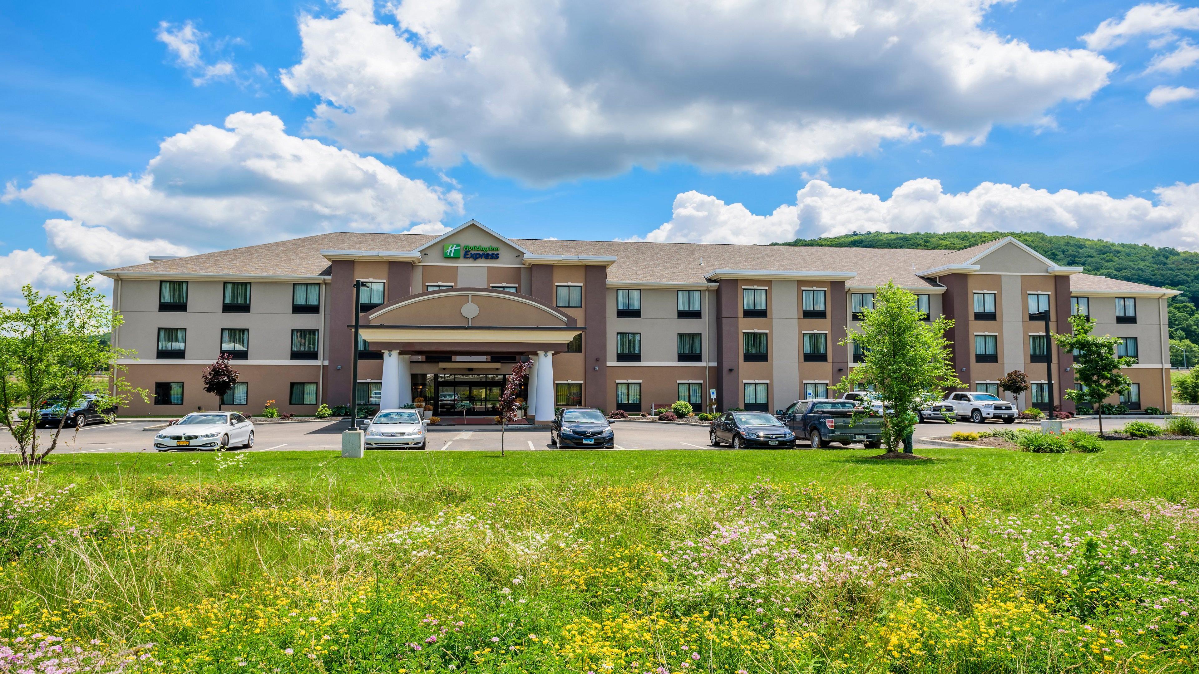 Holiday Inn Express And Suites - Bradford By Ihg Exteriér fotografie