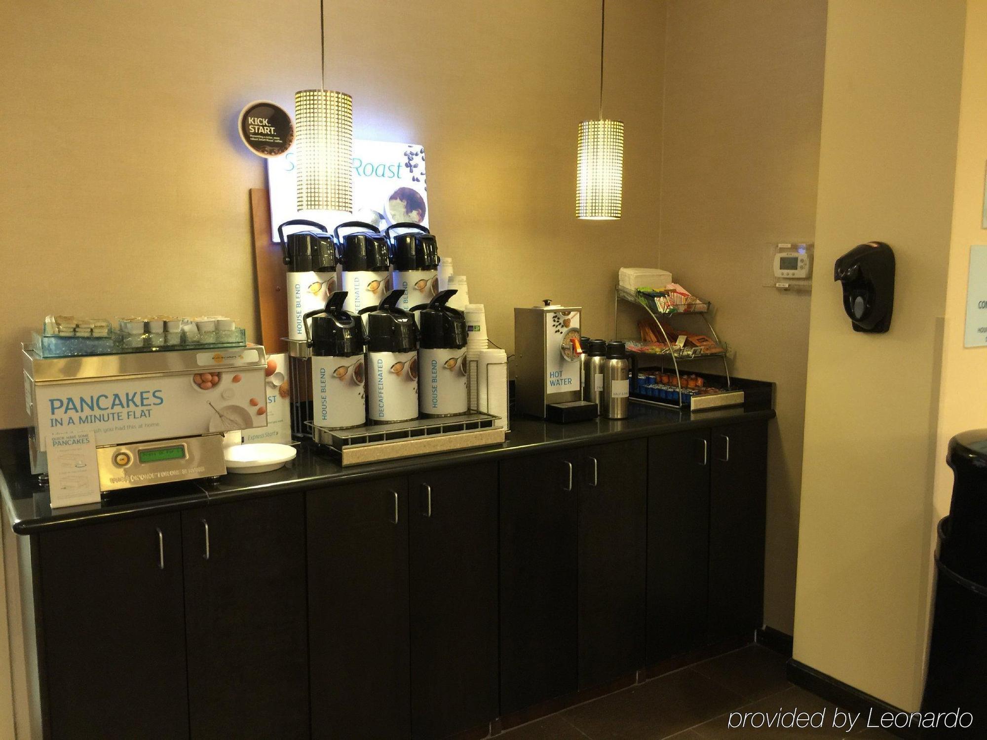 Holiday Inn Express And Suites - Bradford By Ihg Exteriér fotografie